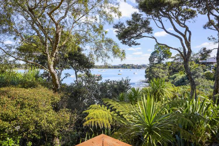 2/11 Amelia Place Beach Haven_8