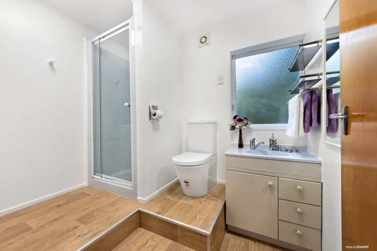 36 Highland Avenue Titirangi_15