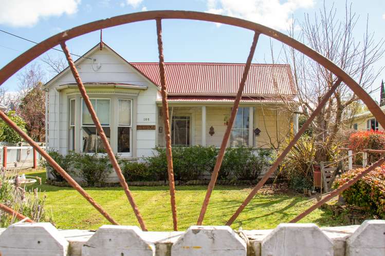 186 High Street South Carterton_20