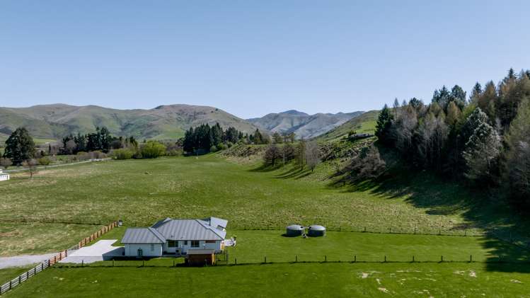 4 Carlisle Street Lumsden Surrounds_24