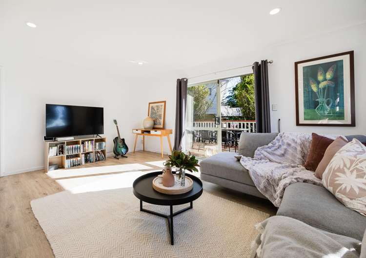 37A Lysander Crescent Beach Haven_6