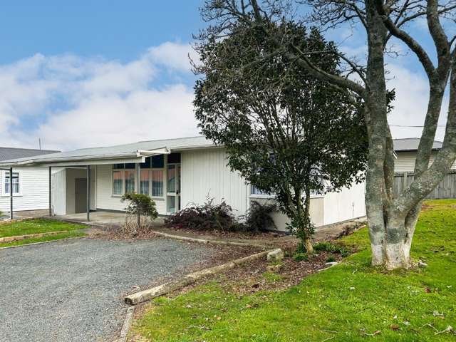 Comfortable Living Opposite the Park