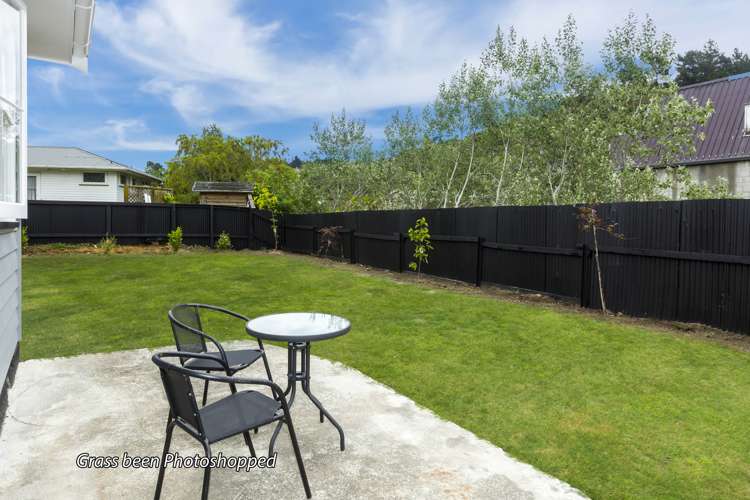 11 Richard Grove Stokes Valley_15