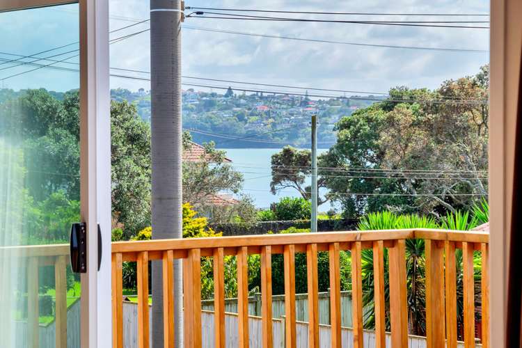 2/12 House Avenue Mangere Bridge_10