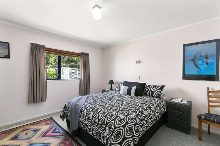 136 Queens Drive Lyall Bay_17