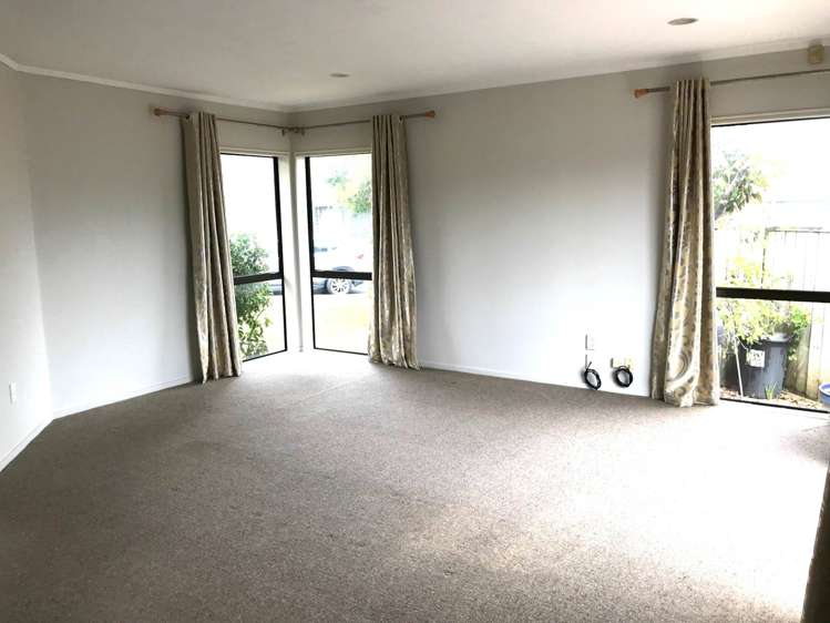 3 Headcorn Place Botany Downs_5