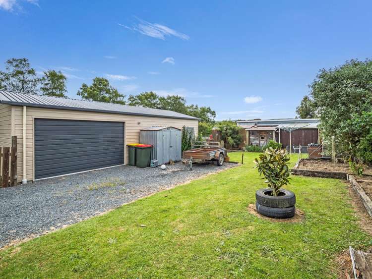 20 and 16 Main Road Owaka_13