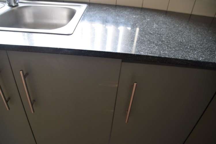 10/12 Crown Lynn Place New Lynn_17