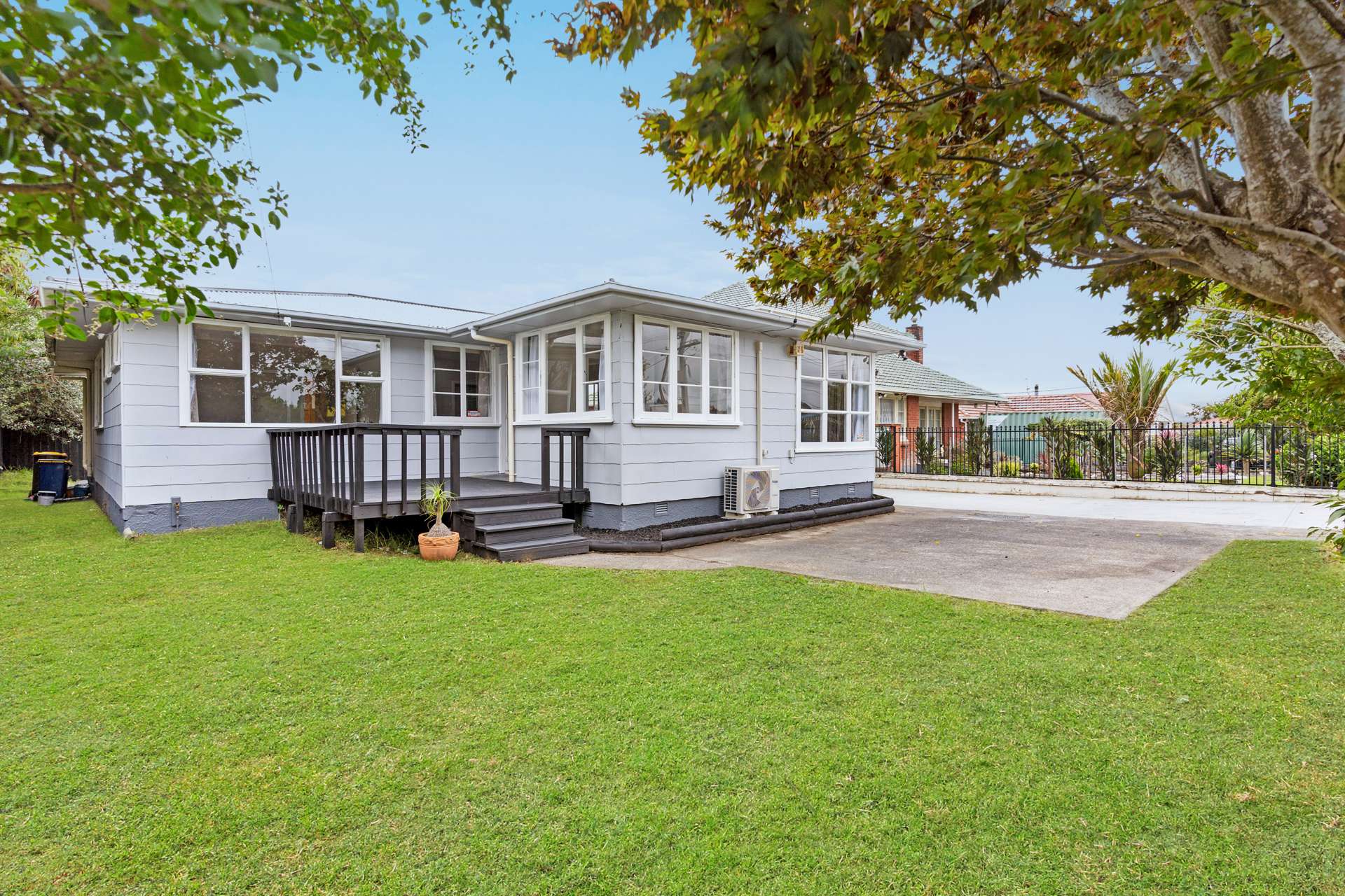 2 Archlynn Road Kelston_0