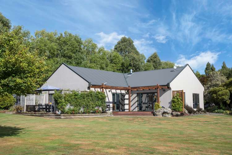 315 River Road Gore Surrounds_30