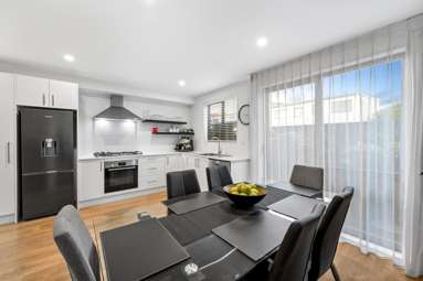 12 Autumn Blaze Street_4