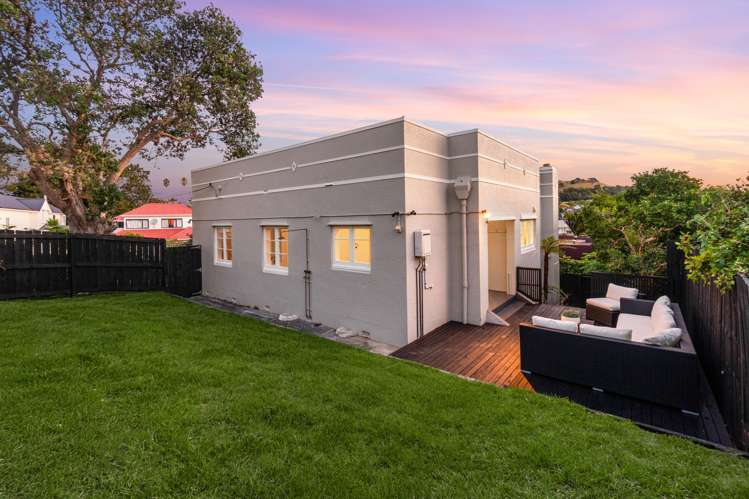 22 Grove Road Narrow Neck_16