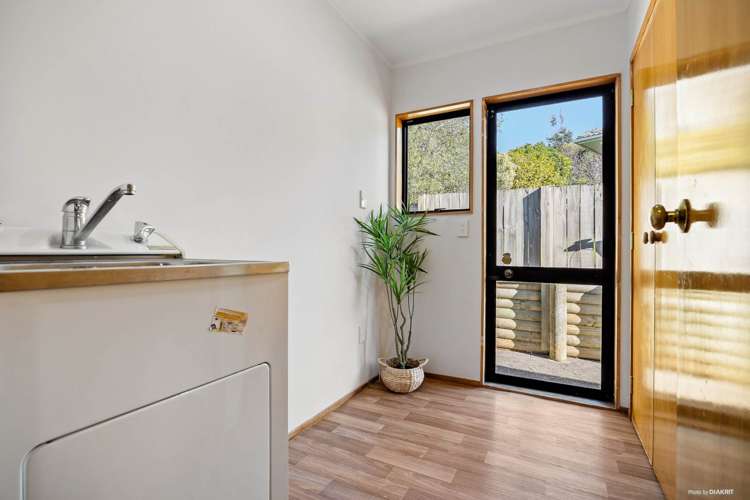 2/12 Spears Place Botany Downs_18