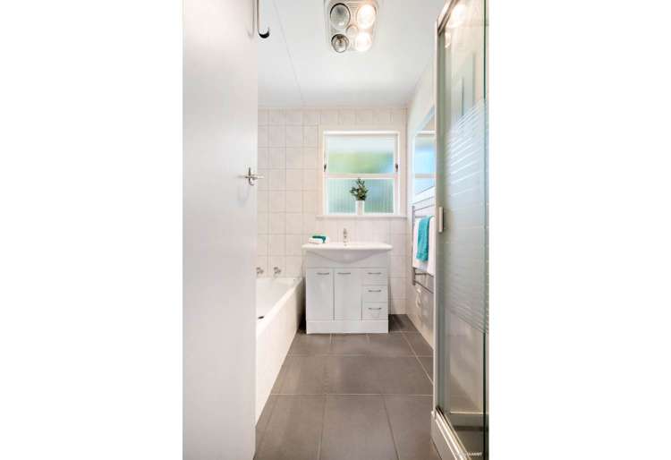 26 Cheriton Road Mellons Bay_11