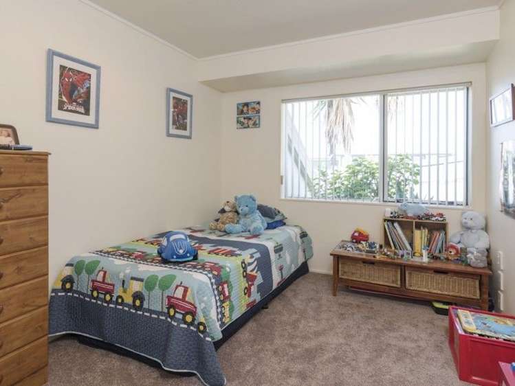 32 Kath Hopper Drive Orewa_13