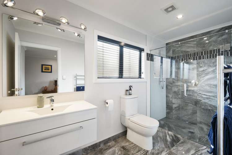 9 Saint Heliers Grove Fitzherbert_29