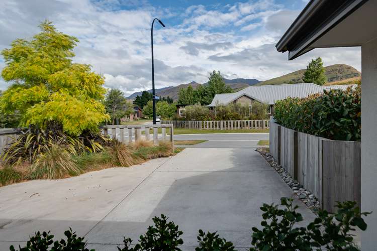 16 Oxfordshire Avenue Lower Shotover_12