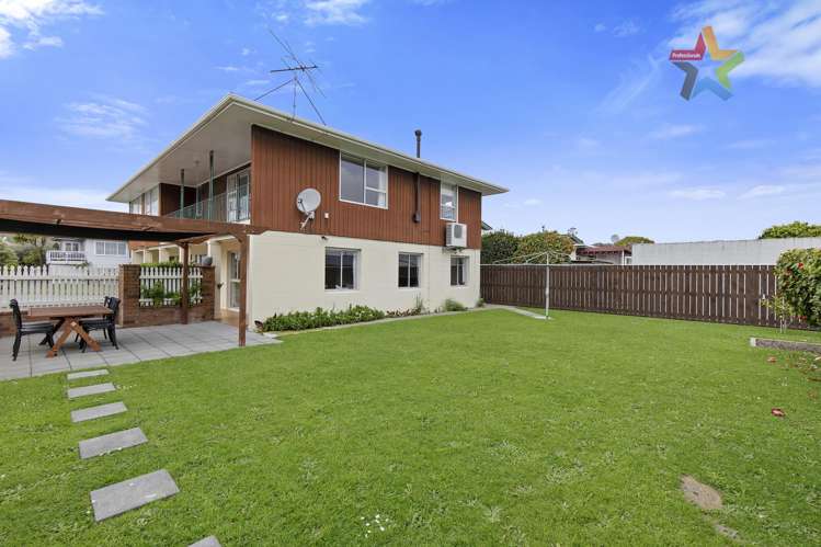 3 Earlston Grove Avalon_19