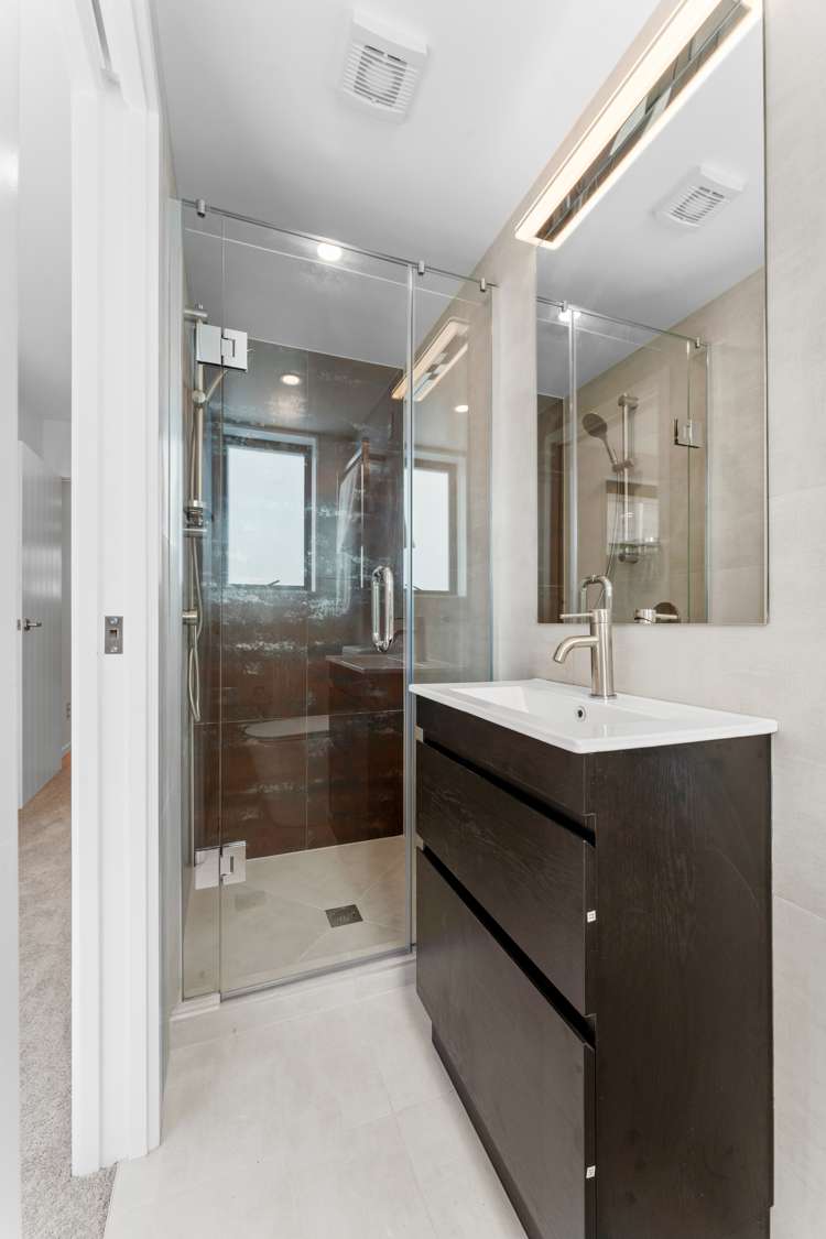 2/18 Sylvan Crescent Te Atatu South_17