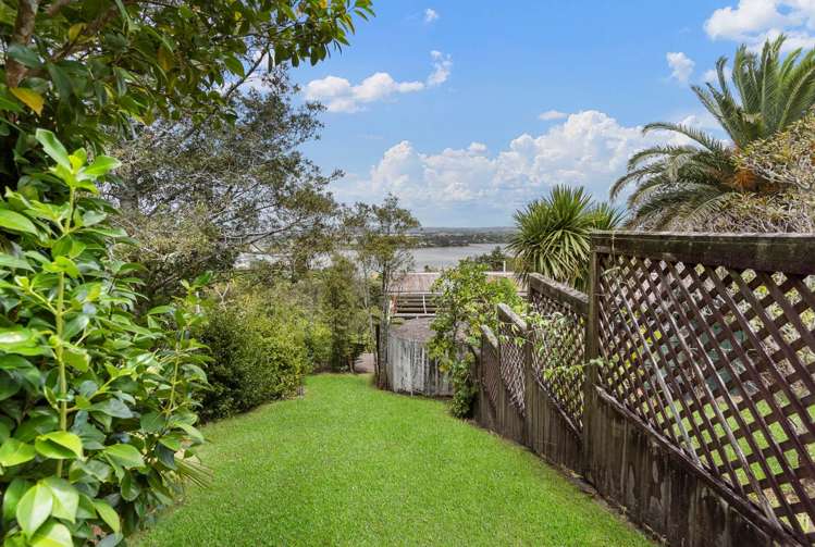 73 Attwood Road Paremoremo_23