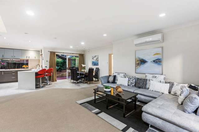 7 Woolaston Place Flat Bush_2