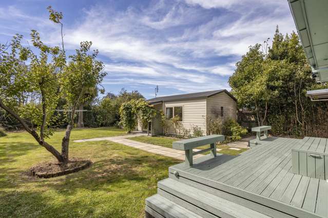 Cosy Family Home Plus a Bonus Cottage!