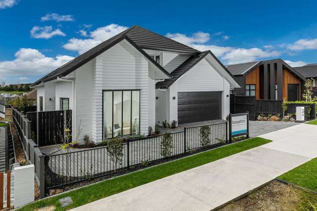 Exquisite Ex-Showhome in Milldale