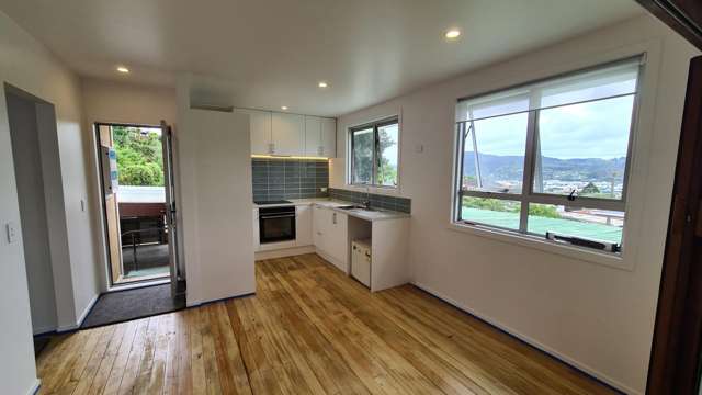 6 Hilltop Avenue 11640_2