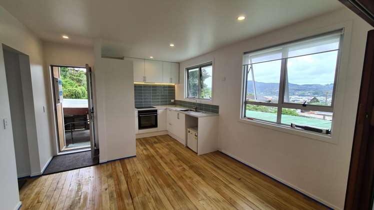 6 Hilltop Avenue 11640_2