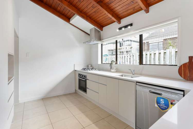 1 Seagrove Road West Harbour_10