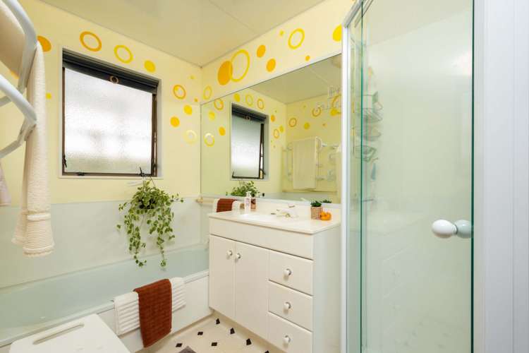 54 Woodman Drive Tawa_16