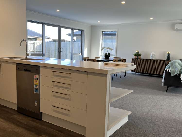 42 Geoff Geering Drive Netherby_9