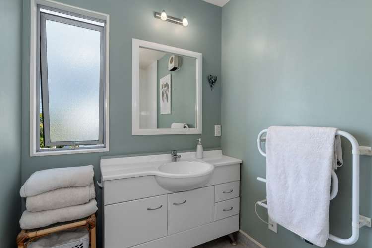 21 Merani Street Narrow Neck_9