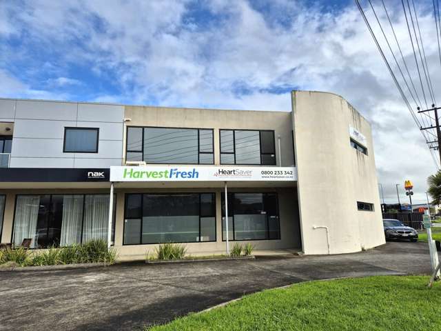 Functional office in central Huapai