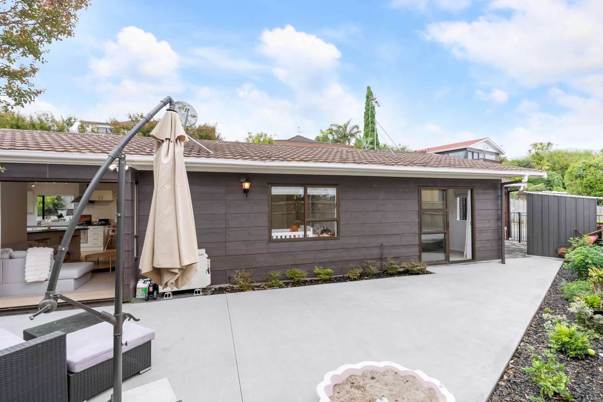 2/865 Beach Road Waiake_0