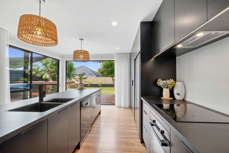 145 Seaview Road Westown_14