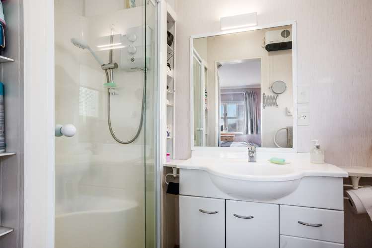 48 Kiriwai Road Paremata_9