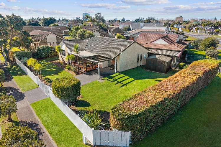 2/99 Riverside Road Orewa_31