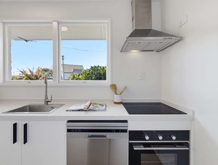1/17 Lake Terrace Road Burwood_6