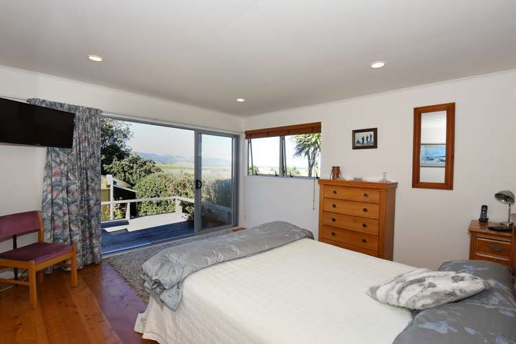 87a Whangaimoana Beach Road Pirinoa_3