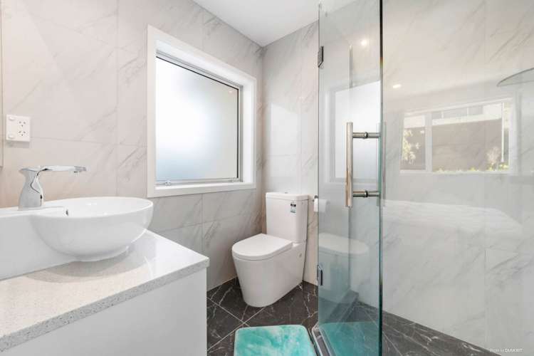 11a Castaing Crescent Te Atatu South_10