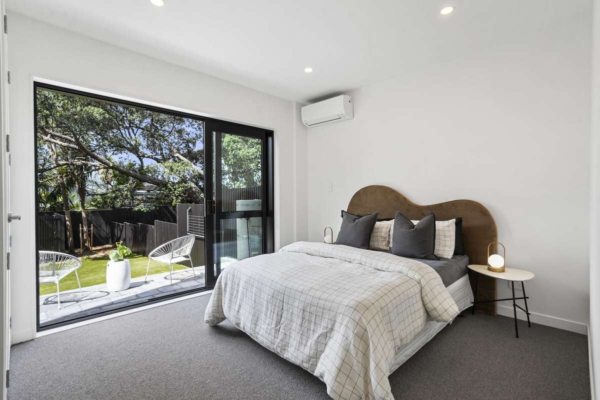 9-11 Huia Road_4