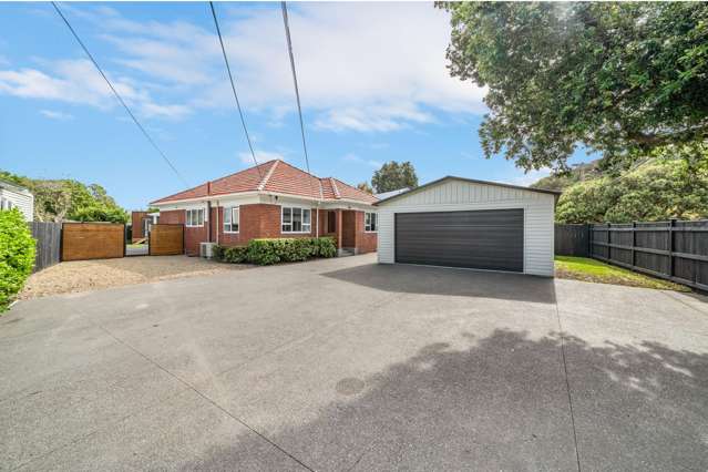 Hidden Gem, Space, Style & Superb Outdoor Living