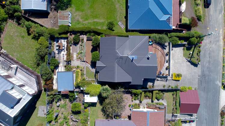 13 Penlington Place Akaroa_2