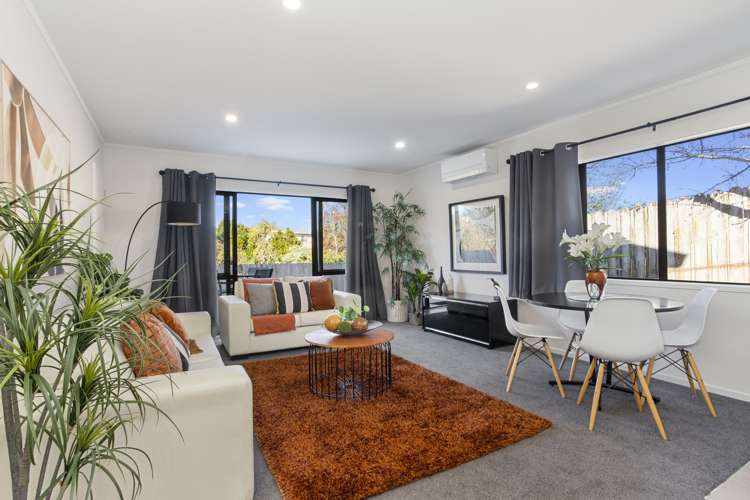 3/20 Gossamer Drive Pakuranga Heights_8