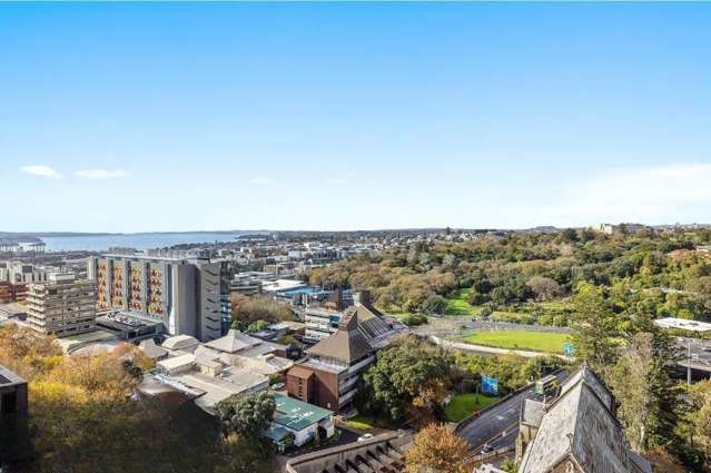 Million Dollars Views - 3 bed in Uni Precinct