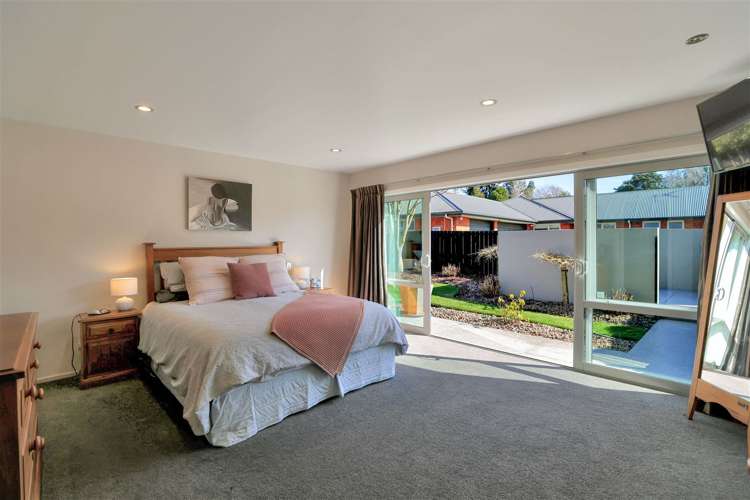 4 Country Place Allenton_12