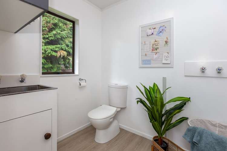 13 Forest Road Raumati South_11