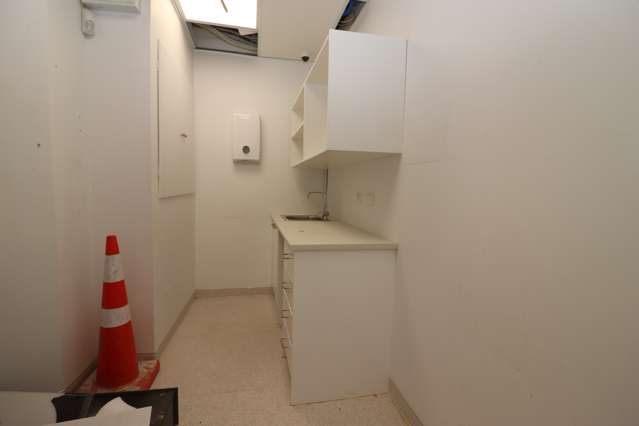 Shop 7/2-4 High Street City Centre_3