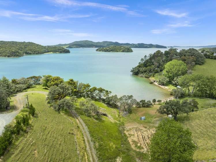 130 Whangaruru Wharf Road Oakura Coast_7